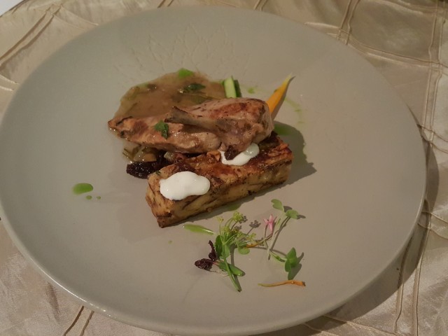 Slow braised chicken (Foto: Nurvita Indarini/ kumparan)