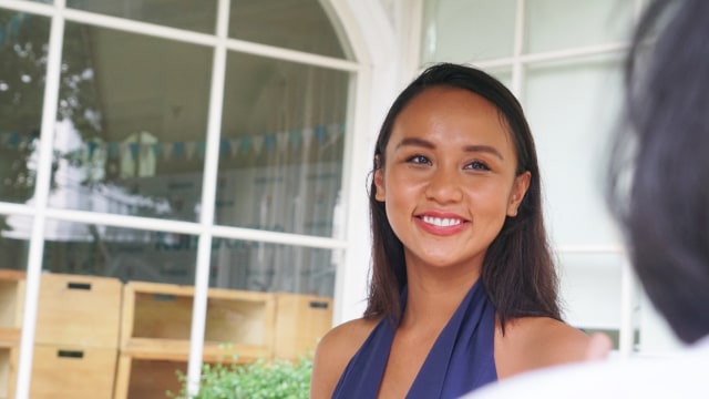 Miss Earth Indonesia Runner-Up, Aluna Rifani, saat wawancara di kantor kumparan. (Foto: Abil Achmad Akbar/kumparan)