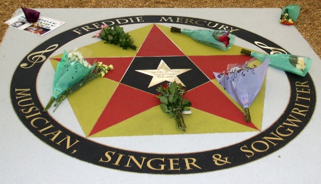 Mengenang kematian Freddie Mercury (Foto: Robin Millard/AFP)