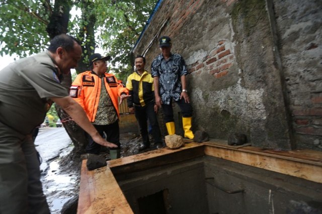 Air Drainase Meluber ke Jalan, Pemkot Salahkan Saluran Pembuangan Limbah Rumah Makan