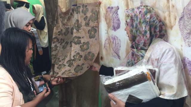 Kegiatan belajar sambil bermain di Kampung Sains, Desa Krangkajen, Yogyakarta. (Foto: Muhammad Lutfan Darmawan/kumparan)