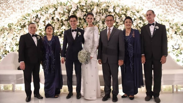 Anies Baswedan di Acara Resepsi Pernikahan Baim Wong dan Paula Verhoeven. (Foto: Instagram/@aniesbaswedan)