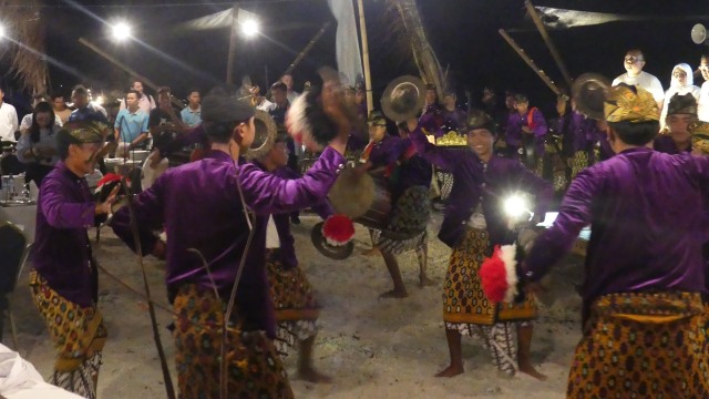 Kesenian Gendang Beleq di Lombok (Foto: Gitario Vista Inasis/kumparan)