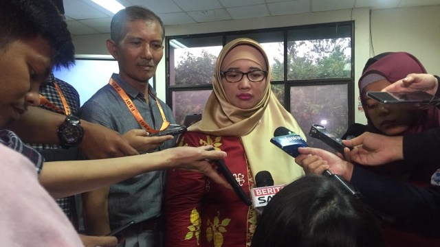 Ketua Dewan Pengawas FSGI Retno Lystiarni (kanan). (Foto: Ferry Fadhlurrahman/kumparan)