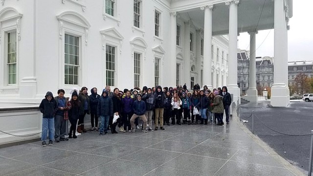 Rombongan sekolah Henry Hudson Regional School di Gedung Putih, Amerika Serikat. (Foto: Facebook/Henry Hudson Regional School District)