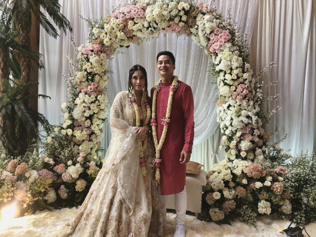 5 Potret Acara Lamaran Bernuansa India Adly Fairuz dan Angbeen Rishi (2)