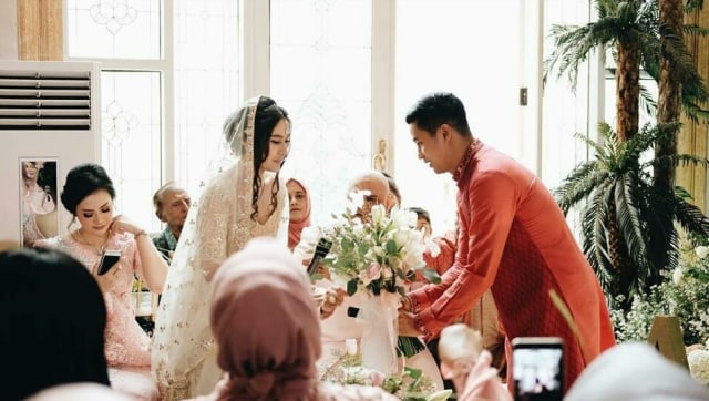 5 Potret Acara Lamaran Bernuansa India Adly Fairuz dan Angbeen Rishi (3)