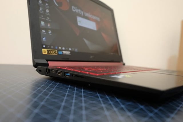 Acer Nitro 5 (AN515-52) (Foto: yangcanggih.com)