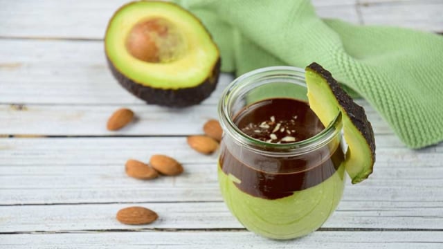 Camilan Sehat Puding Alpukat ala Mom Yuniana