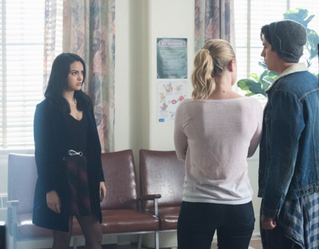 Berdasarkan Zodiak, Ini Alasan Kenapa Pacar Kamu Masih Berhubungan dengan Mantannya!