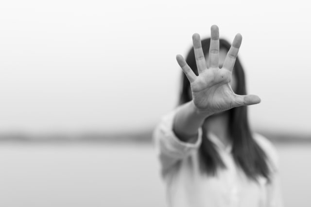 3 Ribu Perempuan Indonesia Mengalami Kekerasan di Ruang Publik. (Foto: Shutterstock)