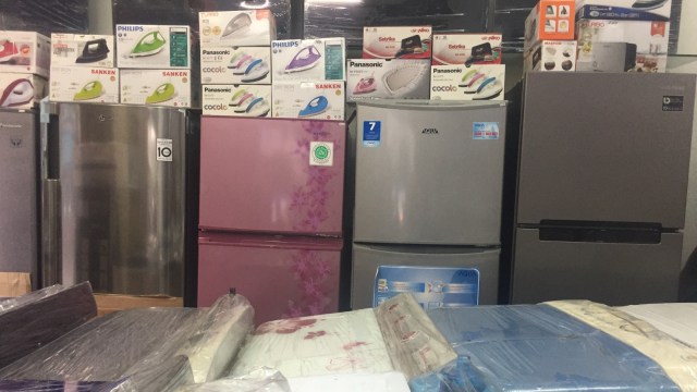 Kulkas bekas di Glodok. Foto: Nurul Nur Azizah/kumparan