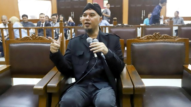 Ahmad Dhani di Pengadilan Negeri Jakarta Selatan. (Foto: ANTARAFOTO/Raya)
