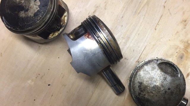 Ilustrasi piston yang berkerak (Foto: dok. Motorcyclezombies)