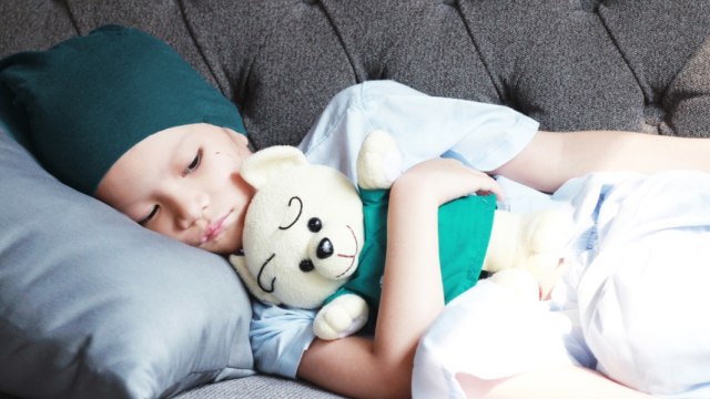Ilustrasi anak yang mengalami kanker Foto: Shutterstock