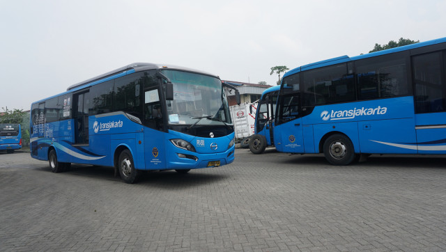Bus Pengangkutan Penumpang Djakarta (PPD) di Pool Ciputat, Tangerang Selatan. (Foto: Fanny Kusumawardhani/kumparan)
