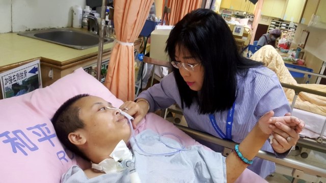 Shinta Danuar, pekerja migran Indonesia (TKI) di Taiwan asal Banyumas, Jawa Tengah yang menderita lumpuh permanen. (Foto: Dok. Biro Humas Kemnaker)