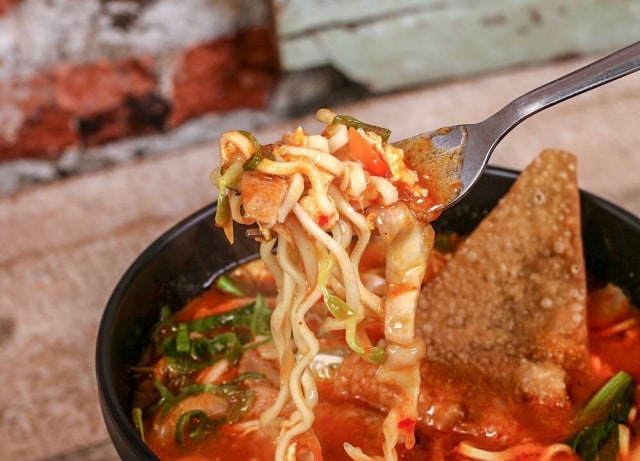 Seblak Gila Kuah (Foto: Instagram: @eathappens)