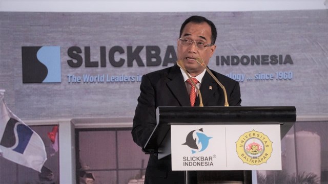 Menteri Perhubungan Budi Karya Sumadi memberikan sambutan pada acara Simposium Internasional Lingkungan Kelautan. (Foto: Jamal Ramadhan/kumparan)