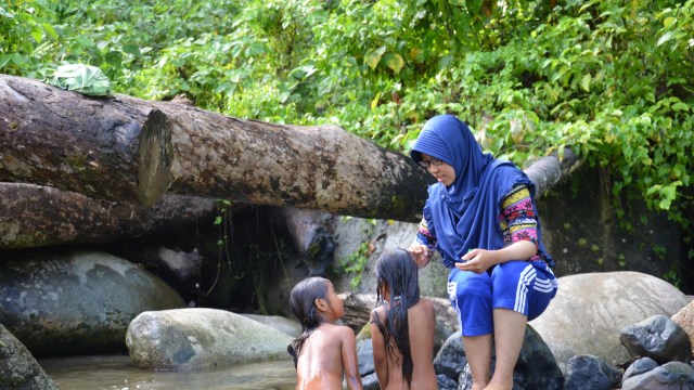 Edukasi untuk masyarakat Polahi di Gorontalo. (Foto: Dok. Sutriyono Pulubuhu)