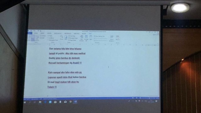 Pesan singkat Sisca Dewi yang bernada mengancam pada Irjen BS. (Foto: Mirsan Simamora/kumparan)