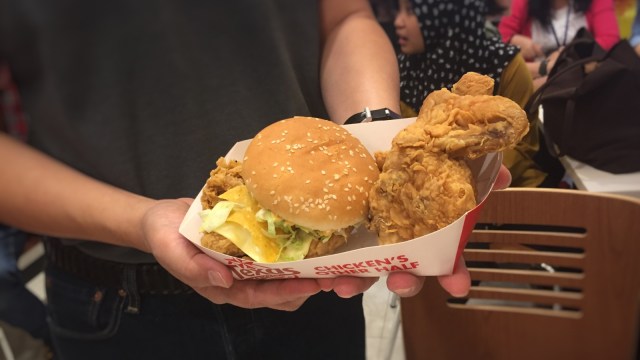 Menu Texas Chicken Plaza Festival. Foto: Kartika Pamujiningtyas/kumparan