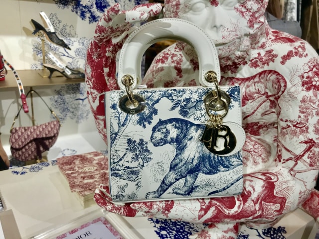 Mini Lady Dior Toile de Jouy bag. (Foto: Dok. Stephanie Elia/kumparan)