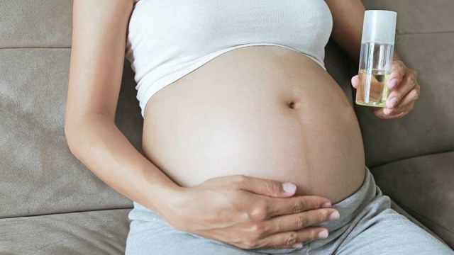 Tips Hilangkan Bekas Stretch Mark Pasca Melahirkan