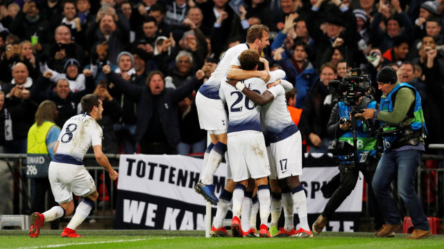 Para pemain Tottenham Hotspur merayakan gol Cristian Eriksen ke gawang Inter Milan. (Foto: Reuters/Paul Childs)