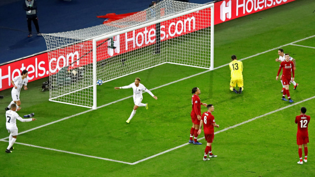 Neymar Junior rayakan gol ke gawang Liverpool (Foto: REUTERS/Charles Platiau)