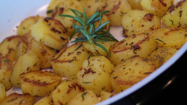 bratkartoffeln, makanan khas Jerman (Foto: hansbenn/ pixabay)