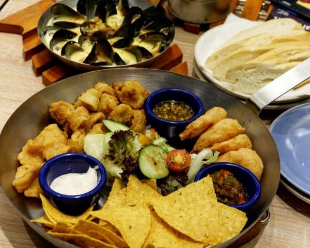 Fish & Co. dan Fish Streat, 2 Restoran yang Harus Kalian Coba (3)