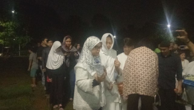 Pemakaman ibunda Ayu Dewi (Foto: Ainul Qalbi/kumparan)