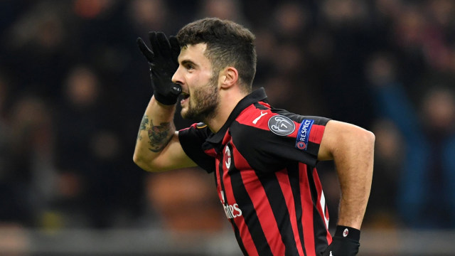 Patrick Cutrone rayakan golnya ke gawang F91 Dundelange. Foto: REUTERS/Daniele Mascolo