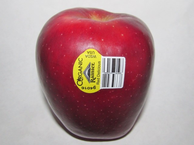 Tempelan stiker pada buah (Foto: flickr/ Willis Lam)