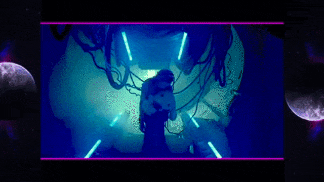 Grimes dalam video klip lirik 'We Appreciate Power' (Foto: YouTube Grimes)