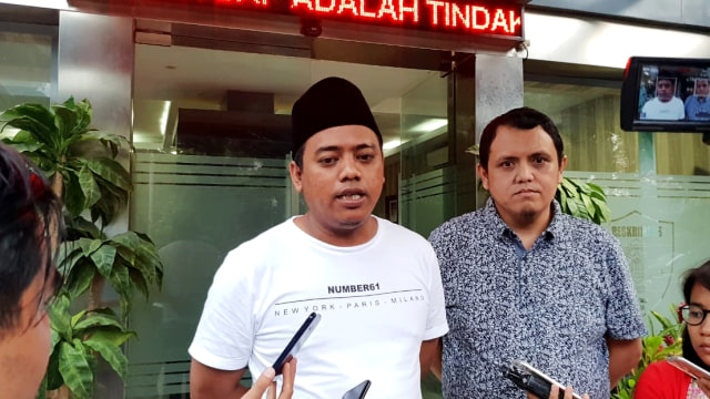 Muannas Alaidid memberi keterangan kepada awak media. Foto: Fadjar Hadi/kumparan