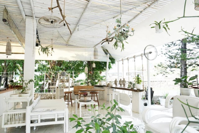 Suasana di Kokonut & Curtains. (Foto: Instagram @kokonutcurtains)