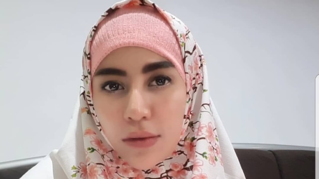 4 Selebriti Cantik Ini Mengaku Memiliki Teman Gaib (3)