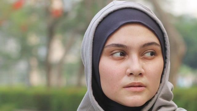 4 Selebriti Cantik Ini Mengaku Memiliki Teman Gaib (4)