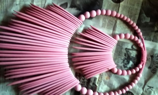 Meneguk Keindahan dan Dollar dari Kerajinan Kayu Mentaos