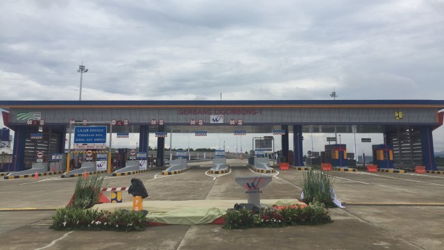 Gerbang Tol Cigombong. (Foto: Selfy Sandra Momongan/kumparan)