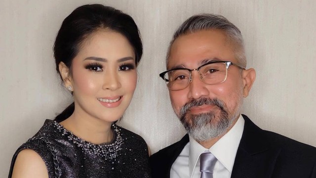 Lukman Sardi dan istri. (Foto: Instagram @lukmansrd)