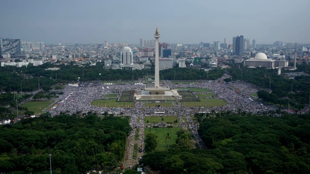 Suasana Reuni 212 di Monumen Nasional, Jakarta Pusat, Minggu (2/12/2018). (Foto: Iqbal Firdaus/kumparan)