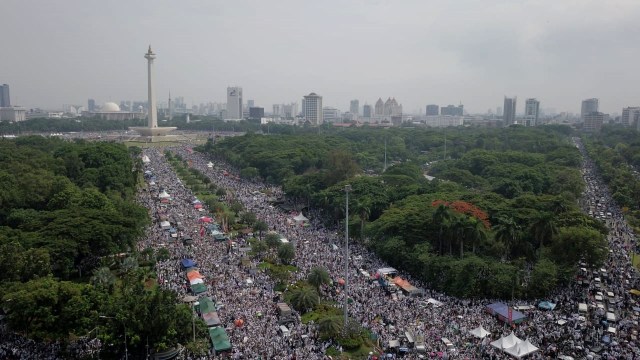 Gambar dari udara suasana Reuni 212 di kawasan Monas, Jakarta Pusat, Minggu (2/12/2018). (Foto: Jamal Ramadhan/kumparan)