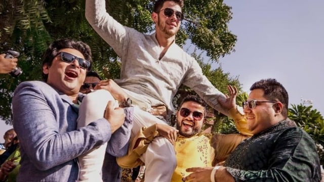 Nick Jonas di Upacara Mehendi. (Foto: Instagram/@priyankachopra)