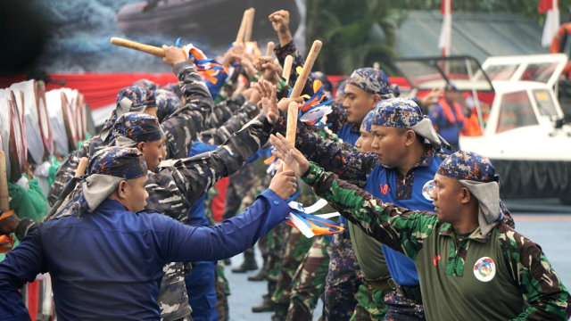 Suasana Syukuran HUT Polairud Baharkam Polri sekaligus peresmian kapal dan helikopter baru di Makopolair Baharkam Polri, Jakarta, Senin (3/12). (Foto: Nugroho Sejati/kumparan)