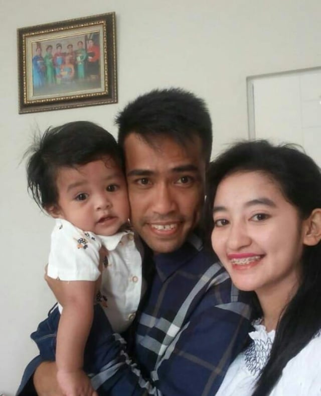 Bergelimang Harta, Intip 7 Potret Sederhana Fildan DA4 dan Istri (1)