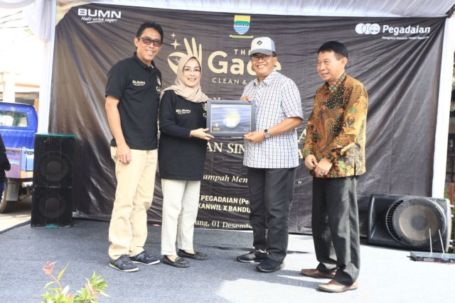 HANYA DI KOTA BANDUNG, SAMPAH BISA JADI ONGKOS NAIK HAJI