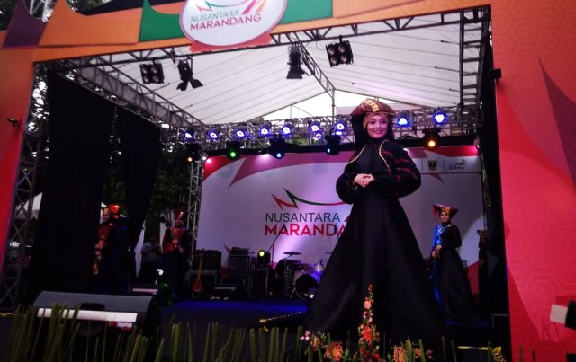 Indahnya Perpaduan Songket dan Sulaman di Revealed Minangkabau 